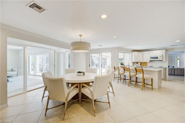 660 14th AVE S, Naples, FL 34102