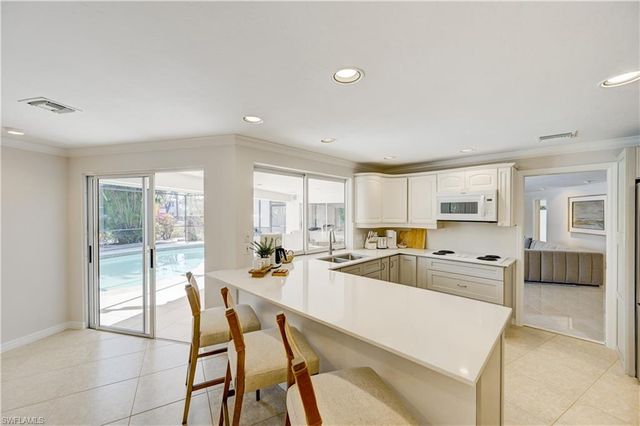 660 14th AVE S, Naples, FL 34102