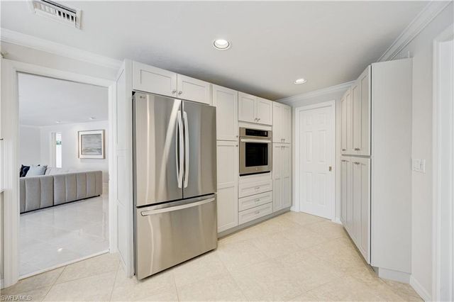 660 14th AVE S, Naples, FL 34102