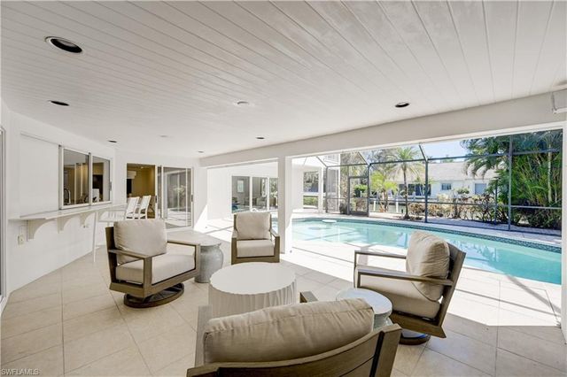 660 14th AVE S, Naples, FL 34102