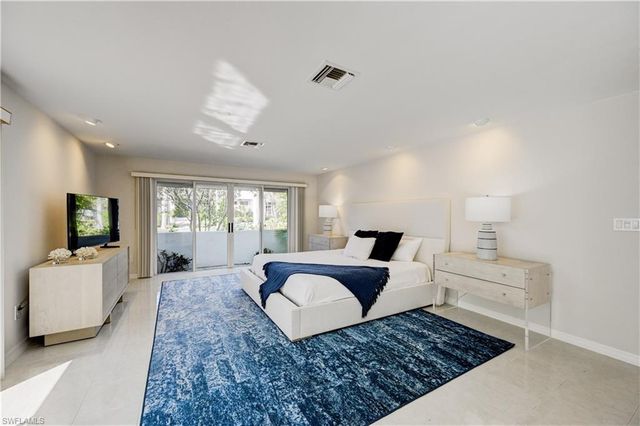 660 14th AVE S, Naples, FL 34102