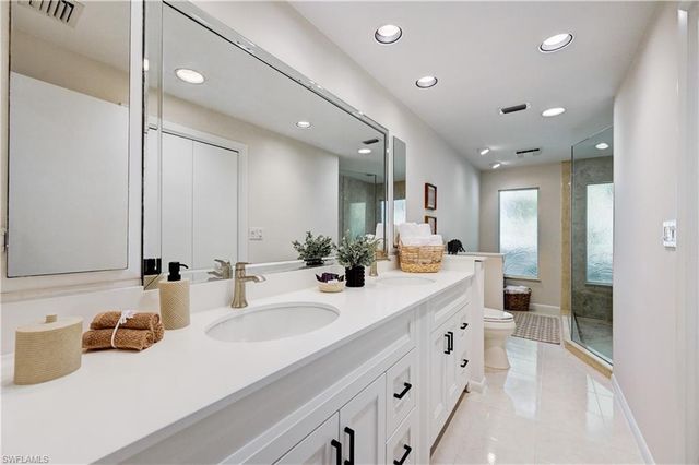 660 14th AVE S, Naples, FL 34102