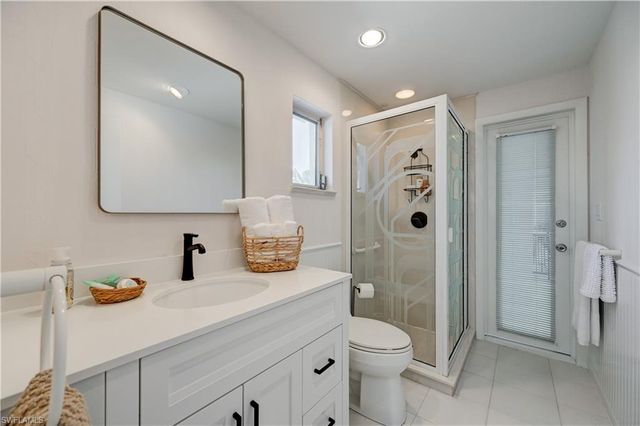 660 14th AVE S, Naples, FL 34102