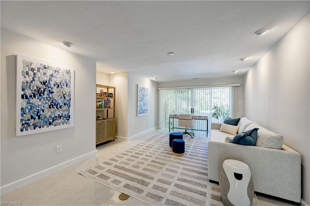 660 14th AVE S, Naples, FL 34102