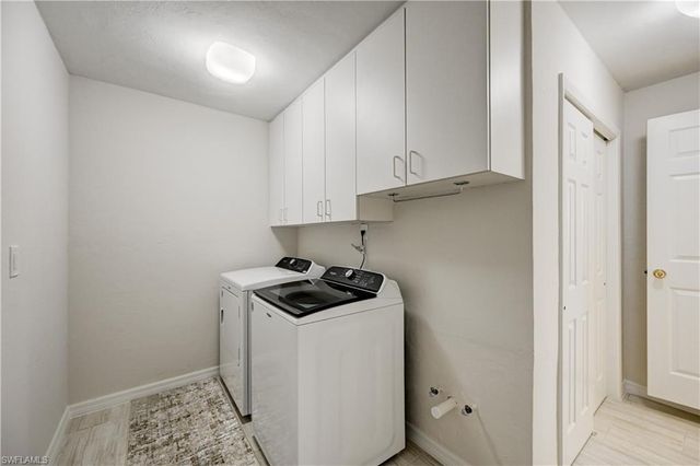 660 14th AVE S, Naples, FL 34102