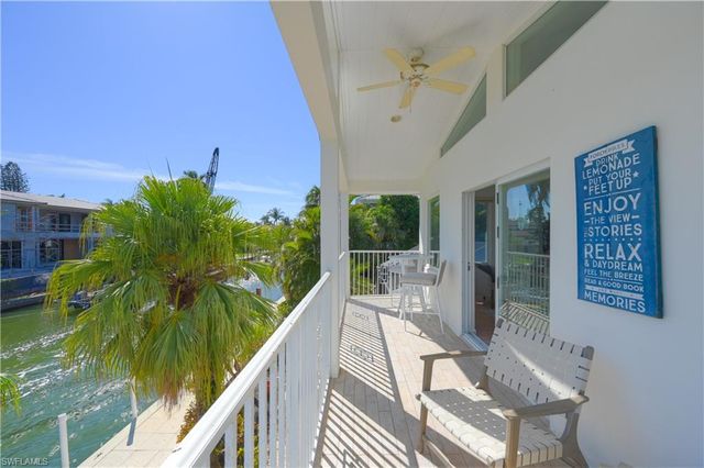 660 14th AVE S, Naples, FL 34102