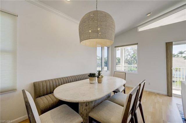 660 14th AVE S, Naples, FL 34102