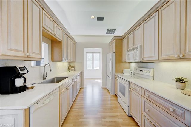 660 14th AVE S, Naples, FL 34102