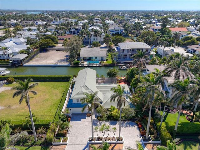 660 14th AVE S, Naples, FL 34102