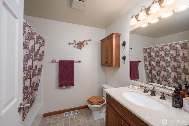 4325 W William Avenue, Moses Lake, WA 98837