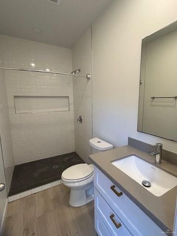 2120 Date Palm Avenue A, Mcallen, TX 78501