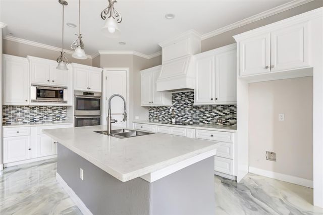 1210 Charing Cross Way, Houston, TX 77339