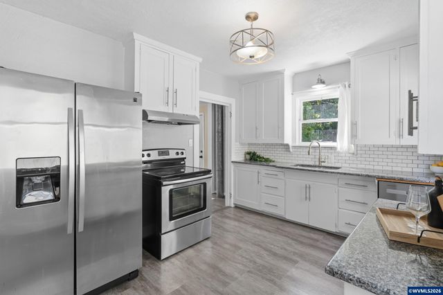 1020 SW E Av, Corvallis, OR 97333