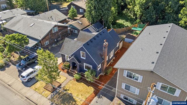1020 SW E Av, Corvallis, OR 97333