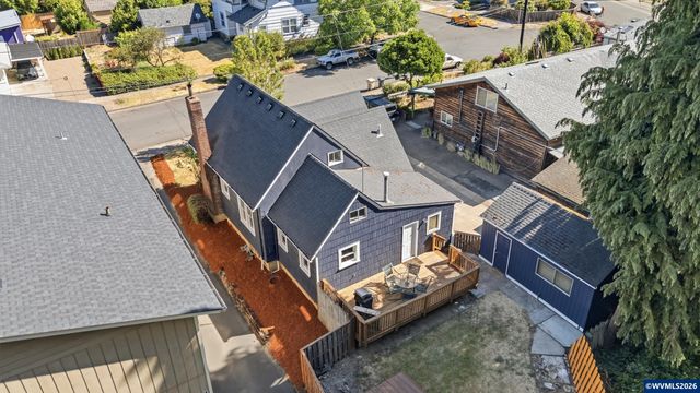 1020 SW E Av, Corvallis, OR 97333