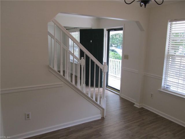 317 Tarneywood DR, Chesapeake, VA 23320