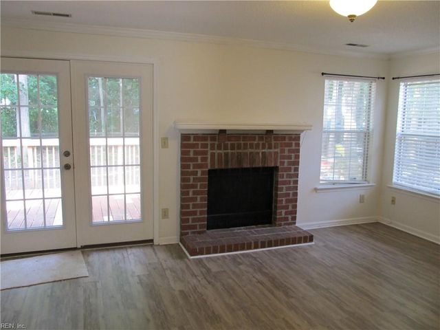 317 Tarneywood DR, Chesapeake, VA 23320