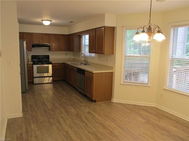317 Tarneywood DR, Chesapeake, VA 23320