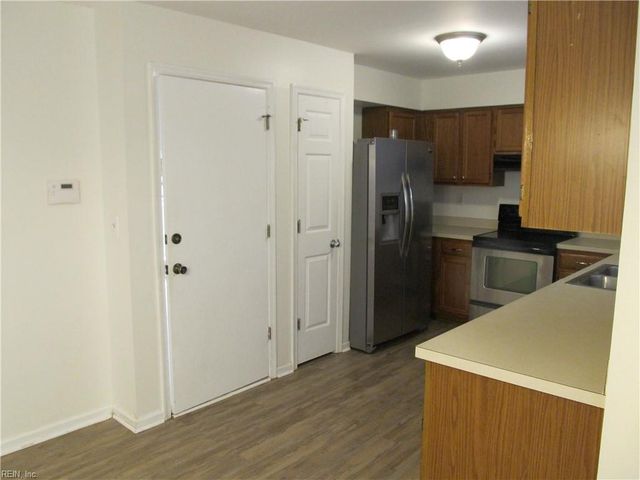 317 Tarneywood DR, Chesapeake, VA 23320