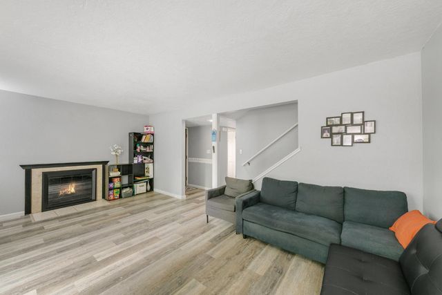 3584 Larchmont Square Ln, Sacramento, CA 95821