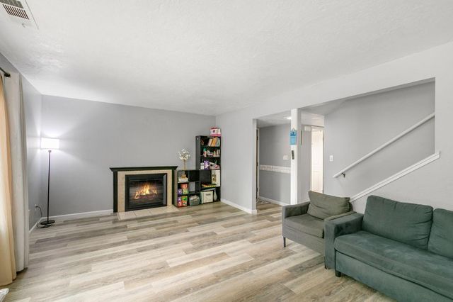 3584 Larchmont Square Ln, Sacramento, CA 95821