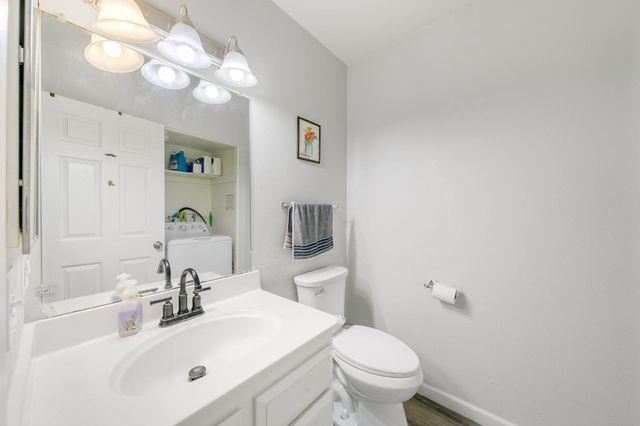 3584 Larchmont Square Ln, Sacramento, CA 95821
