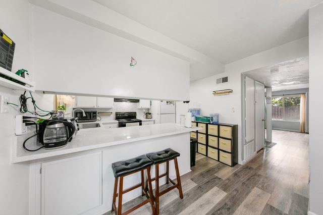 3584 Larchmont Square Ln, Sacramento, CA 95821