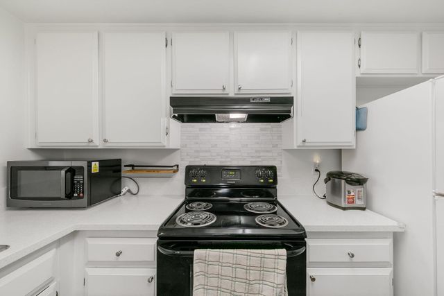 3584 Larchmont Square Ln, Sacramento, CA 95821