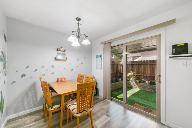 3584 Larchmont Square Ln, Sacramento, CA 95821