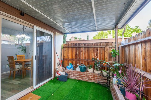 3584 Larchmont Square Ln, Sacramento, CA 95821