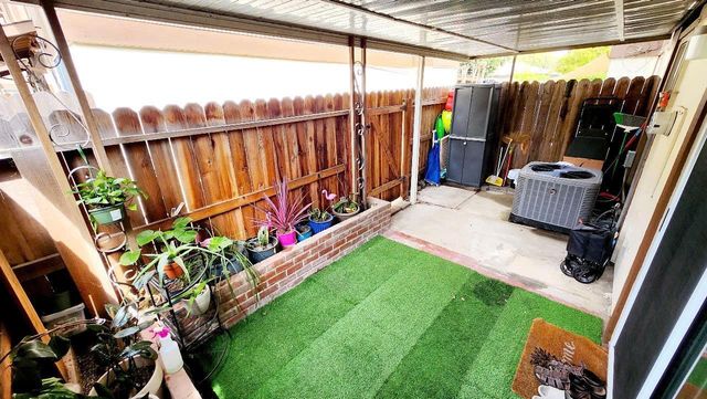 3584 Larchmont Square Ln, Sacramento, CA 95821