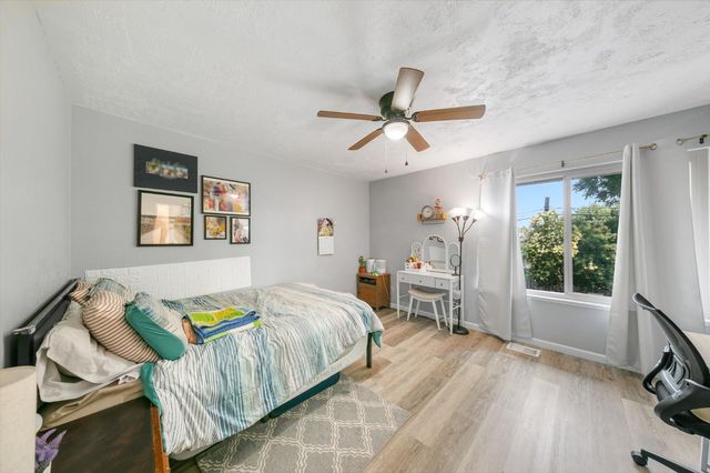 3584 Larchmont Square Ln, Sacramento, CA 95821