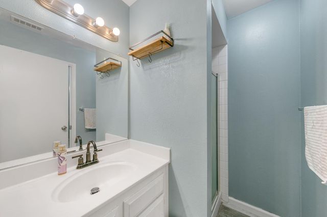 3584 Larchmont Square Ln, Sacramento, CA 95821