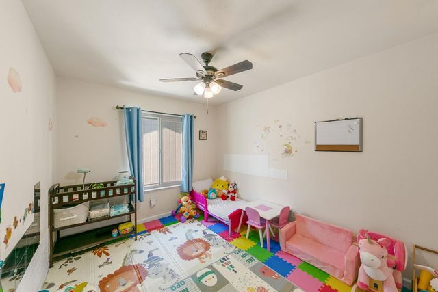 3584 Larchmont Square Ln, Sacramento, CA 95821