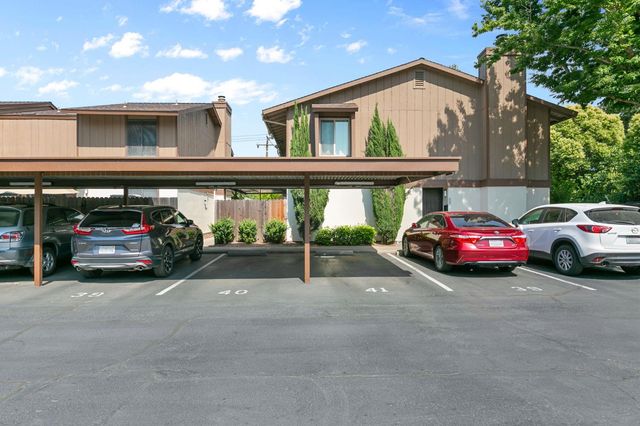 3584 Larchmont Square Ln, Sacramento, CA 95821