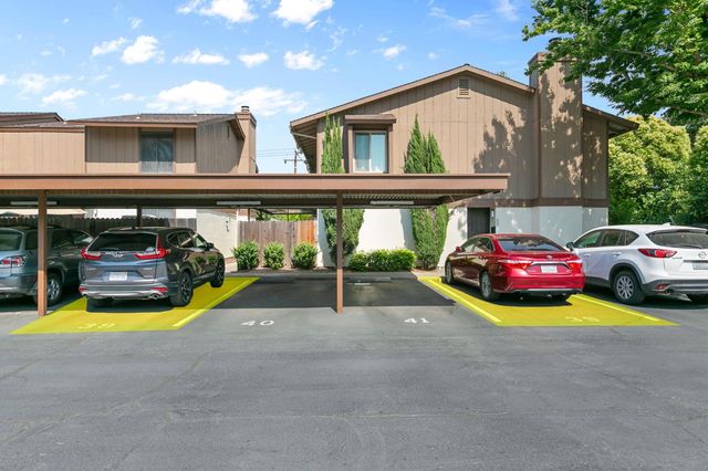 3584 Larchmont Square Ln, Sacramento, CA 95821