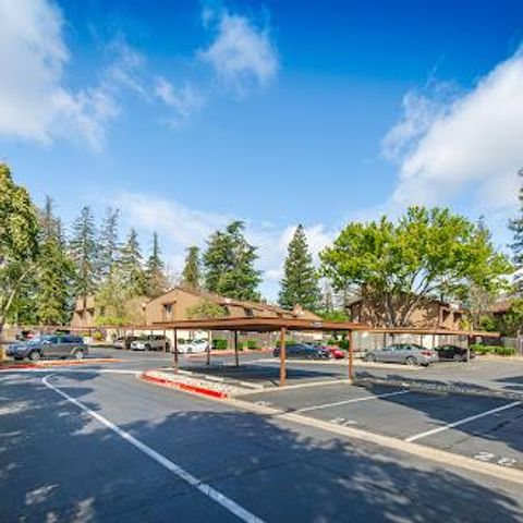 3584 Larchmont Square Ln, Sacramento, CA 95821