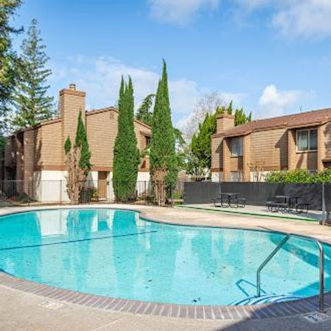 3584 Larchmont Square Ln, Sacramento, CA 95821