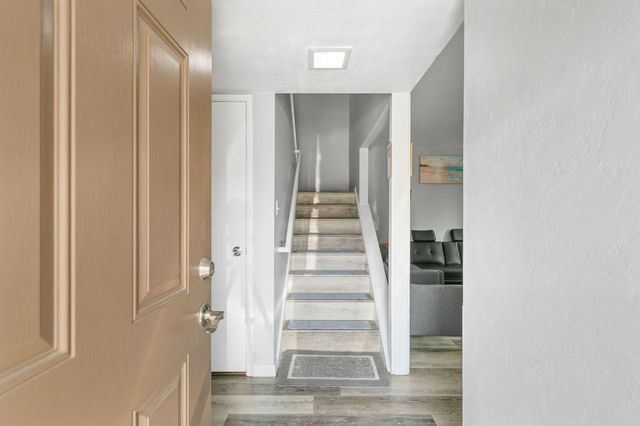 3584 Larchmont Square Ln, Sacramento, CA 95821