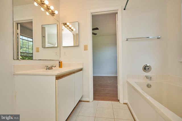 46760 HOBBLEBUSH TER, Sterling, VA 20164