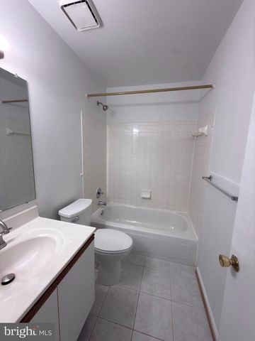 46760 HOBBLEBUSH TER, Sterling, VA 20164