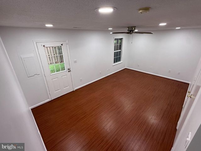 46760 HOBBLEBUSH TER, Sterling, VA 20164