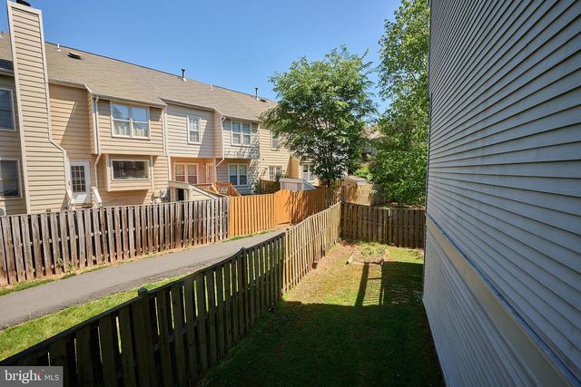 46760 HOBBLEBUSH TER, Sterling, VA 20164