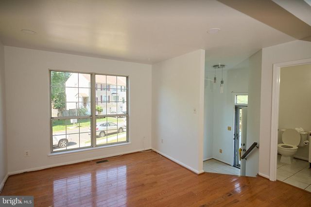46760 HOBBLEBUSH TER, Sterling, VA 20164