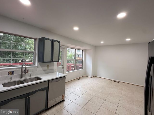 46760 HOBBLEBUSH TER, Sterling, VA 20164