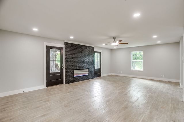 116 Remuda Drive, Fort Worth, TX 76108