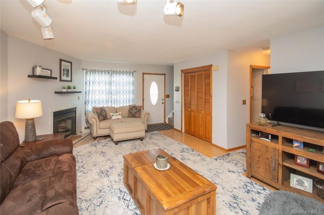 10 Franklin Place, Washingtonville, NY 10992