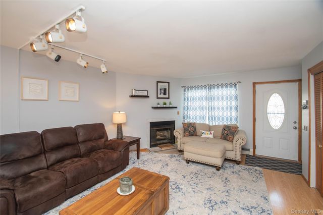 10 Franklin Place, Washingtonville, NY 10992