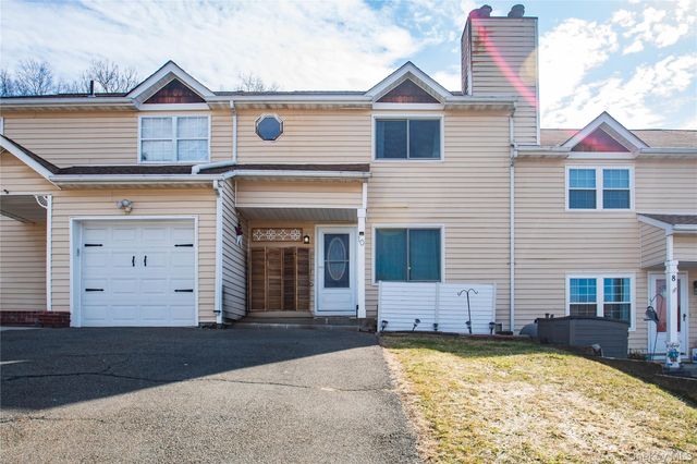 10 Franklin Place, Washingtonville, NY 10992