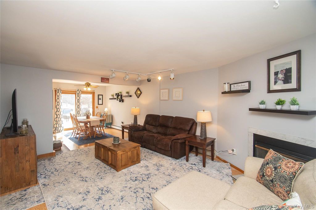 10 Franklin Place, Washingtonville, NY 10992